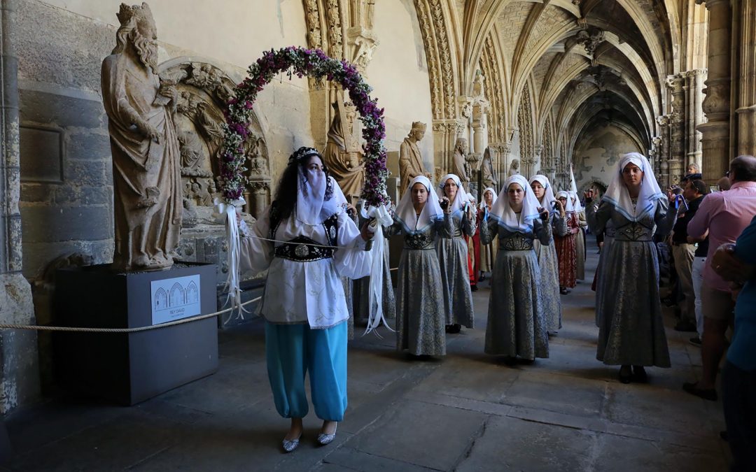El tributo de las cien doncellas. Las Cantaderas